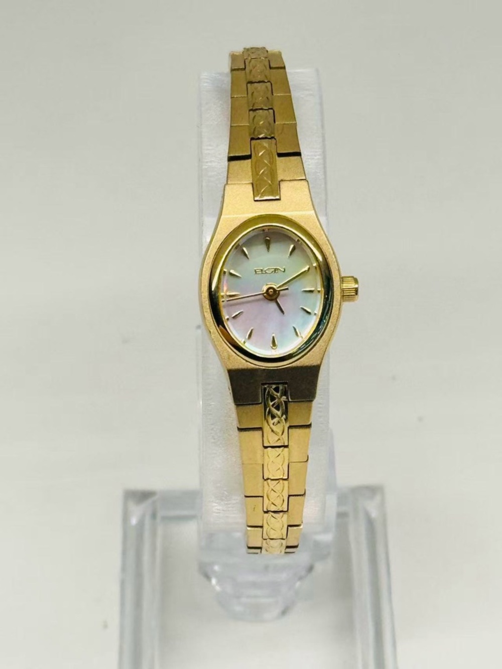 Vintage ELGIN Ladies Watch Gold Tone Mother of Pearl Dial New Battery Runs